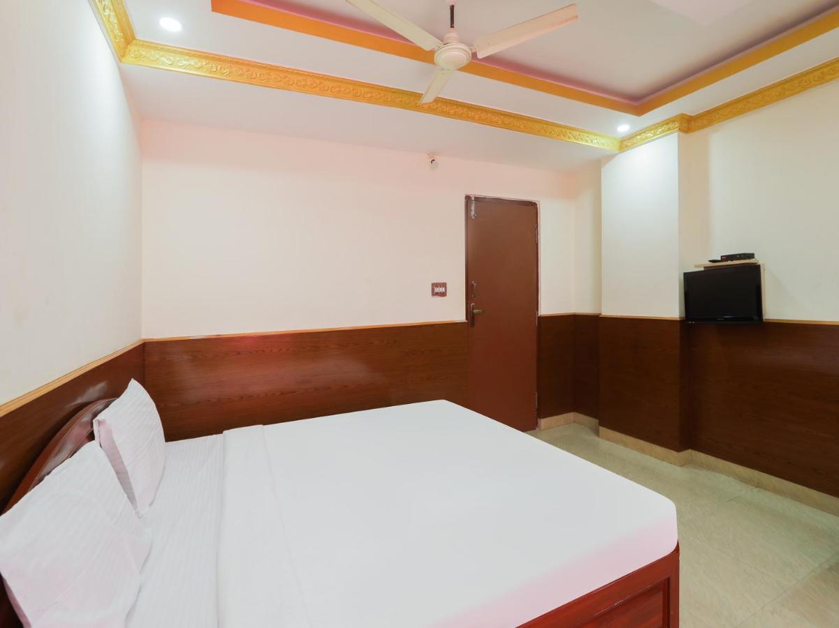 Capital O 84002 Hotel Top In Town President Kushālnagar Exteriör bild